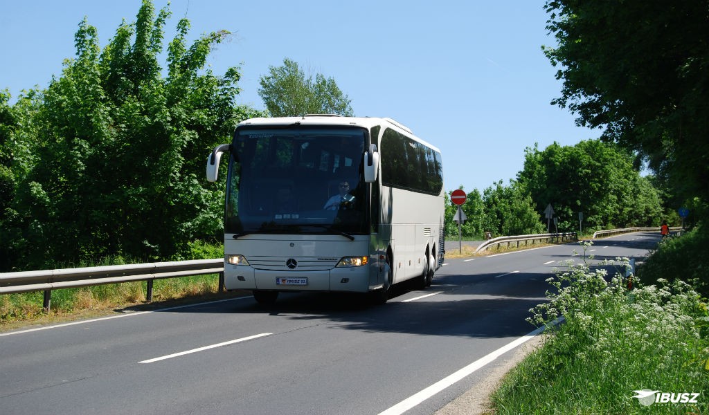 Mercedes_IBUSZ_001